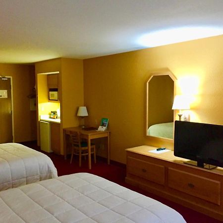 Parkfield Inn - Clinton Eksteriør bilde