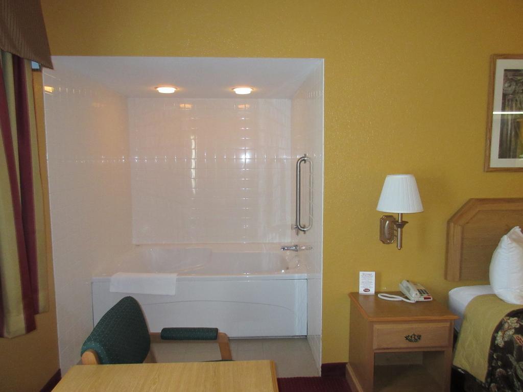 Parkfield Inn - Clinton Rom bilde
