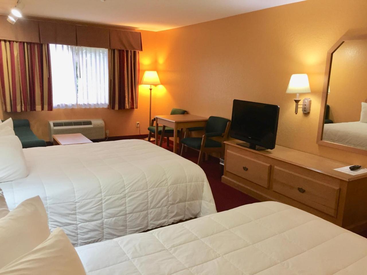 Parkfield Inn - Clinton Eksteriør bilde